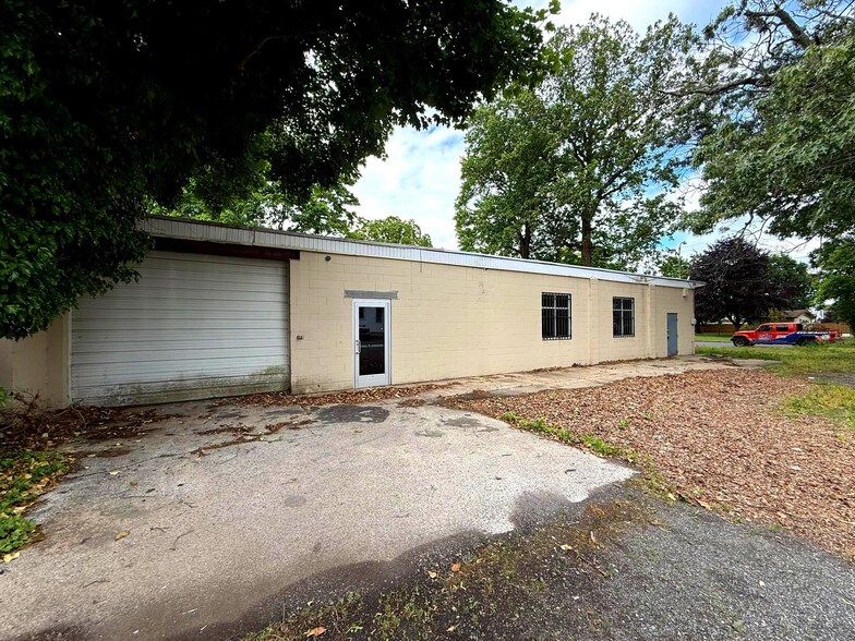 407 S West Blvd, Landisville, NJ à louer - Photo du bâtiment - Image 2 de 18