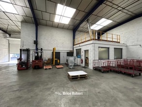 Bureau dans Champagne-au-Mont-d'Or à louer Photo intérieure- Image 2 de 2