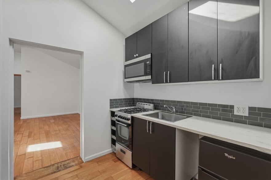 137 Arena St, El Segundo, CA for sale - Building Photo - Image 3 of 29