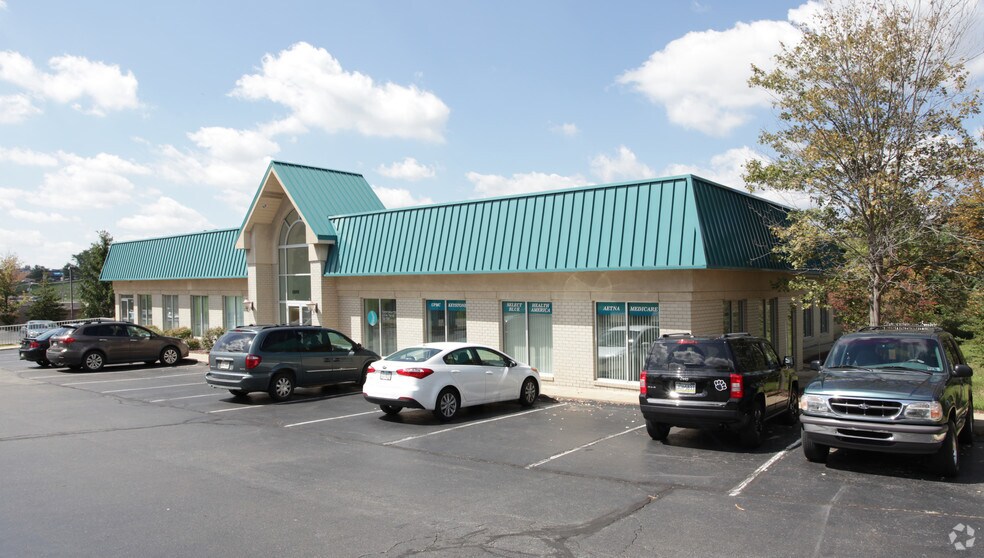 6000 Steubenville Pike, McKees Rocks, PA à louer - Photo du bâtiment - Image 3 de 3