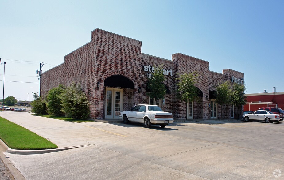 106 Hyde Park Blvd, Cleburne, TX à louer - Photo principale - Image 1 de 2