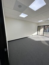 5700 Corsa Ave, Westlake Village, CA for lease Interior Photo- Image 2 of 4