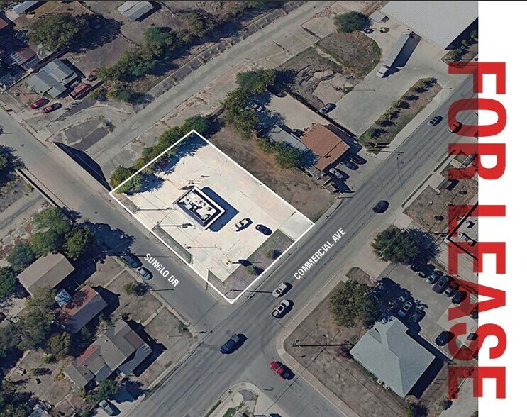2423 Commercial Ave, San Antonio, TX à louer - Photo du bâtiment - Image 1 de 13