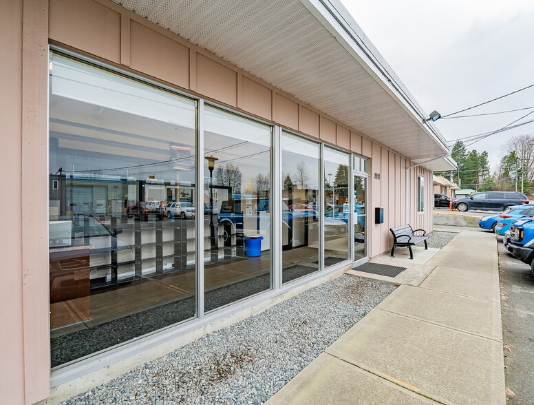 1911 Wilfert Rd, Nanaimo, BC à vendre - Photo du bâtiment - Image 3 de 11