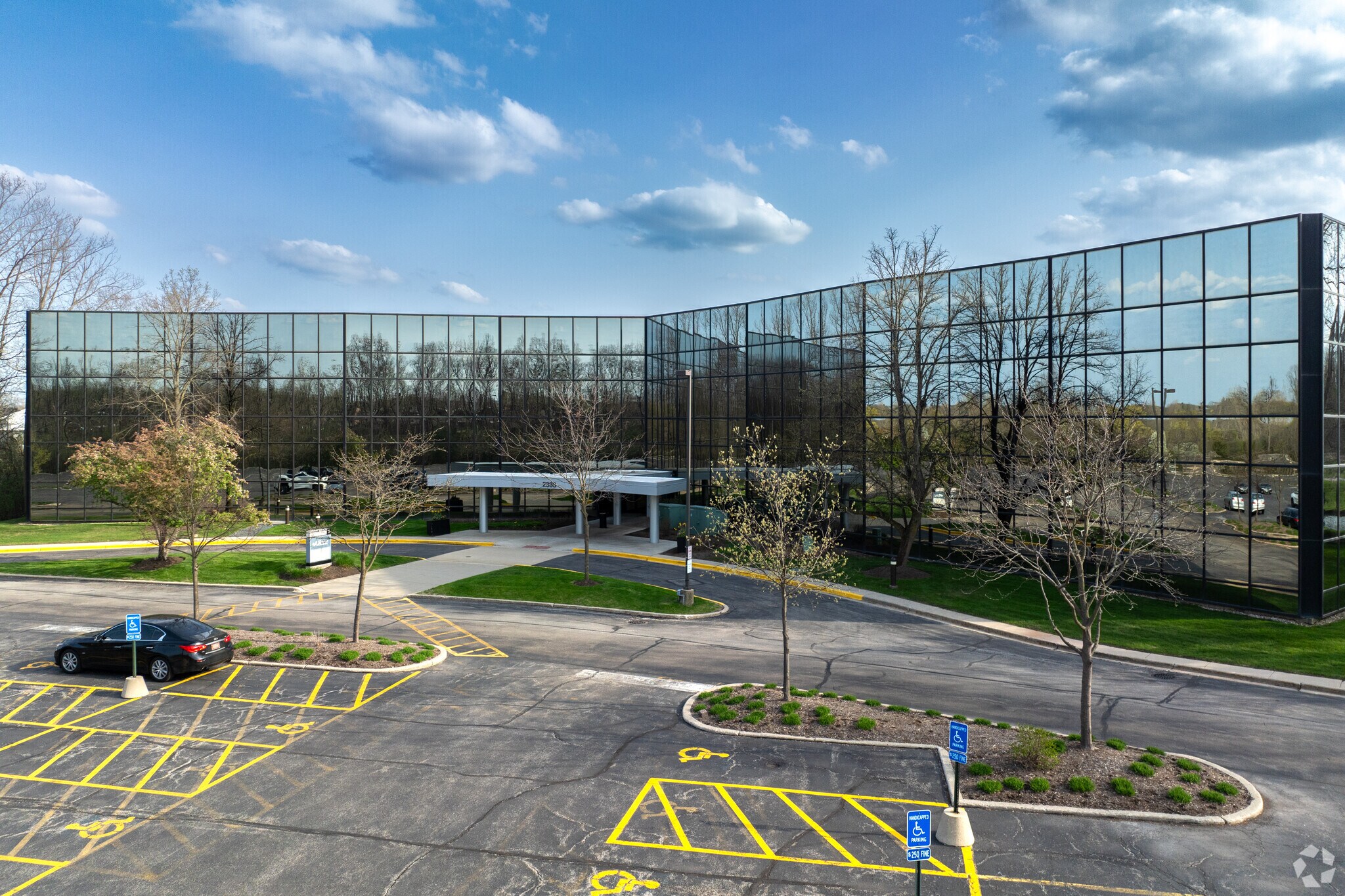 2333 Waukegan Rd, Bannockburn, IL for lease Primary Photo- Image 1 of 28