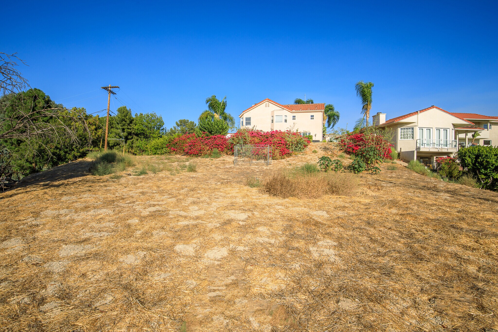 5015 Calatrana Dr, Woodland Hills, CA à vendre Photo principale- Image 1 de 11