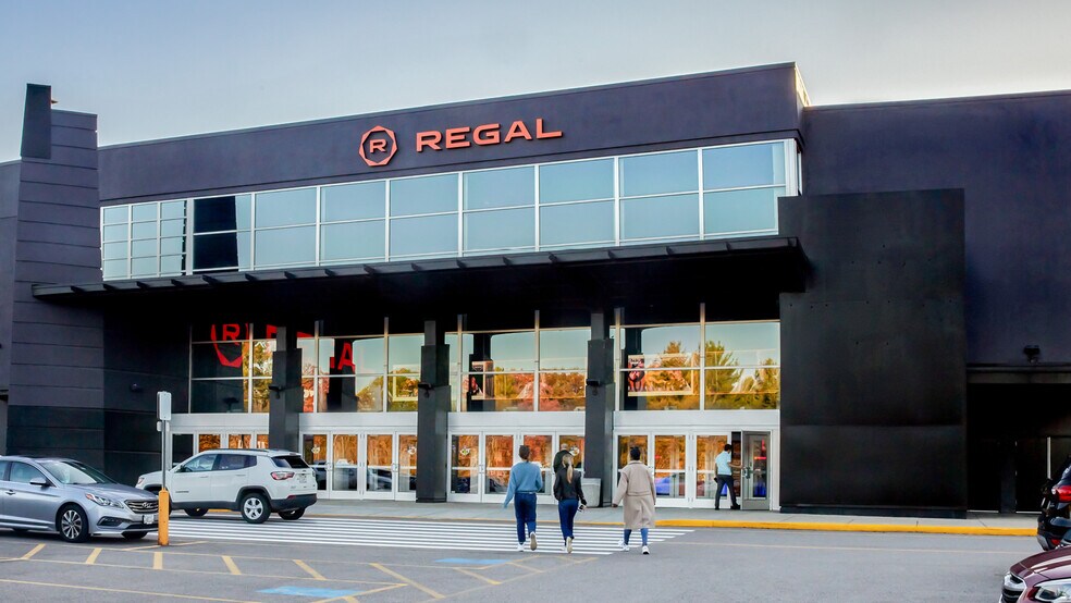 245-267 Hartford Ave, Bellingham, MA à louer - Photo du bâtiment - Image 2 de 9