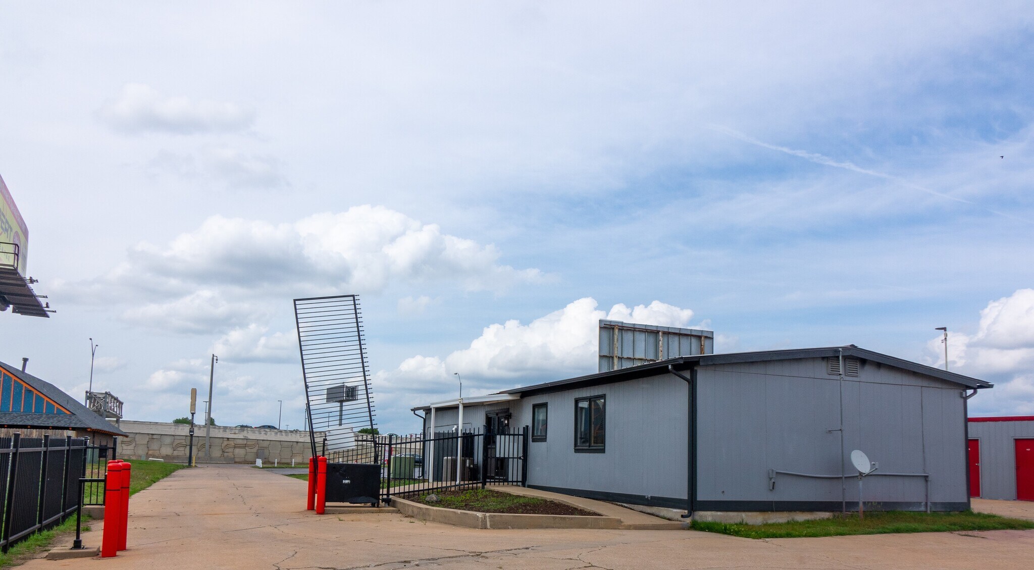 6209 W Kellogg Dr, Wichita, KS à louer Photo du bâtiment- Image 1 de 3