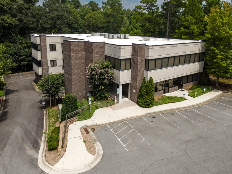 311-327 Providence Rd, Chapel Hill, NC for lease - Building Photo - Image 2 of 12