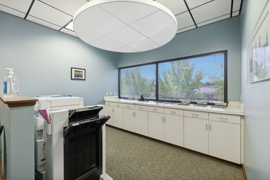 240 Venture Cir, Nashville, TN à vendre - Photo du bâtiment - Image 3 de 7