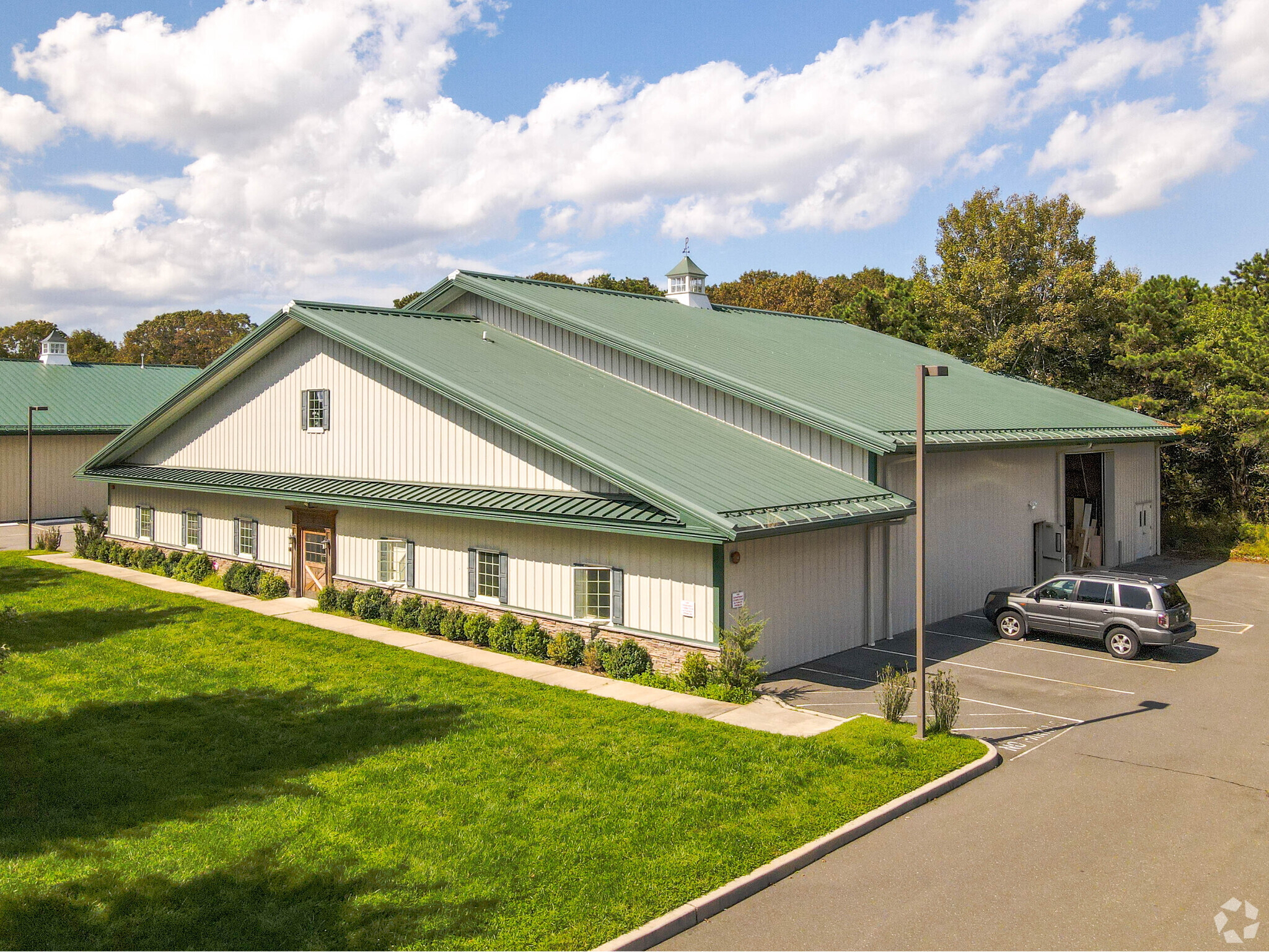 2 Windmere Ct, Speonk, NY for lease Building Photo- Image 1 of 4