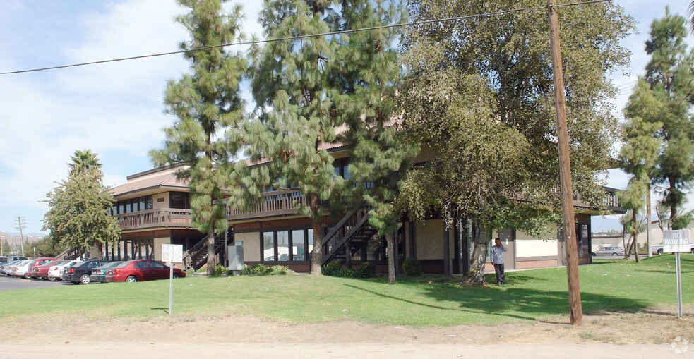6550 Van Buren Blvd, Riverside, CA à louer - Photo du bâtiment - Image 3 de 21