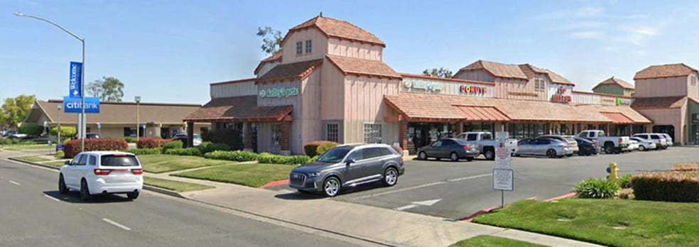30 W Shaw Ave, Clovis, CA for lease - Primary Photo - Image 1 of 1