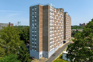 Plus de détails pour 489 W State St, Trenton, NJ - Commerce de détail à louer