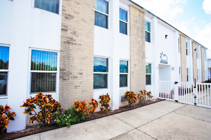 2045 Drew St, Clearwater, FL for lease - Building Photo - Image 3 of 19