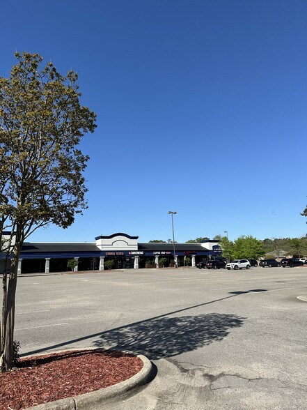 1400 Walter Reed Rd, Fayetteville, NC à louer - Photo du bâtiment - Image 1 de 8