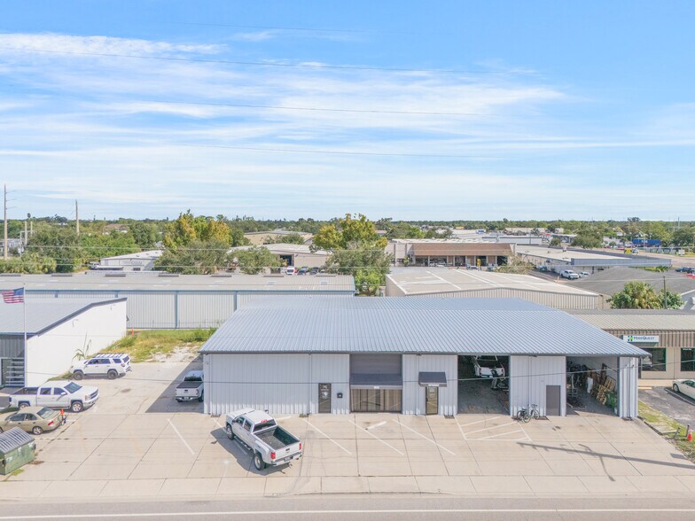1925 12th St, Sarasota, FL à louer - Photo du bâtiment - Image 3 de 33