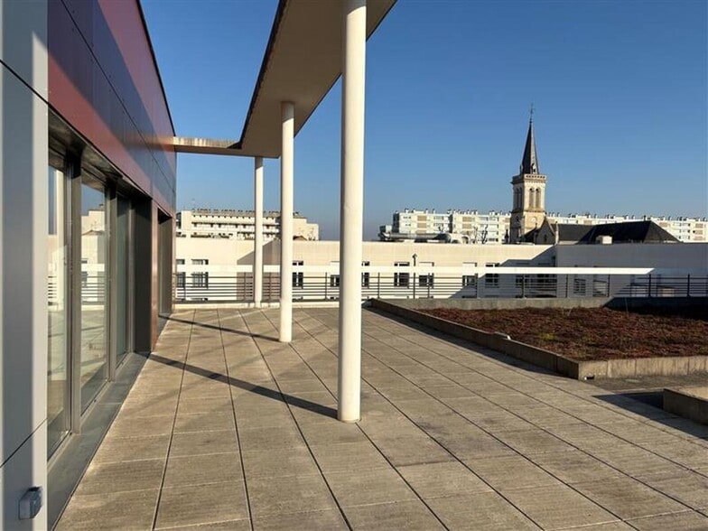 30 Avenue Georges Pompidou, Chalon-sur-Saône for sale - Building Photo - Image 2 of 15