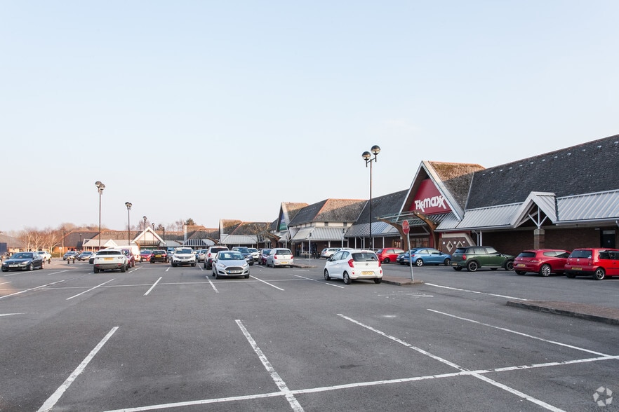 Cardiff Gate Retail Park, Cardiff for lease - Primary Photo - Image 1 of 7