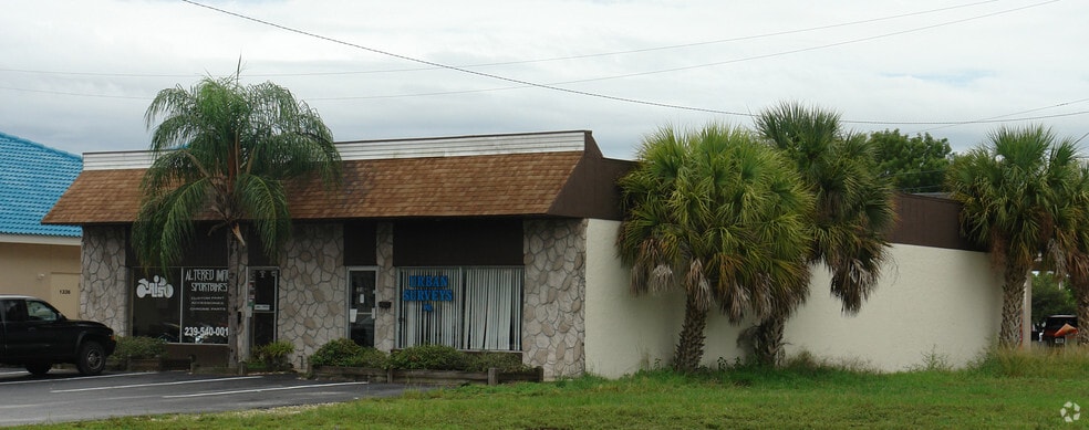 1318-1320 SE 47th St, Cape Coral, FL for lease - Primary Photo - Image 1 of 6