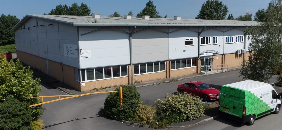 2 New Bridge Rd, Ellesmere Port for lease - Primary Photo - Image 1 of 3