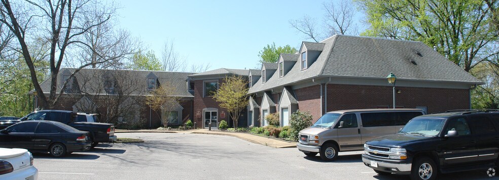 153 N Main St, Collierville, TN à louer - Photo du bâtiment - Image 3 de 4