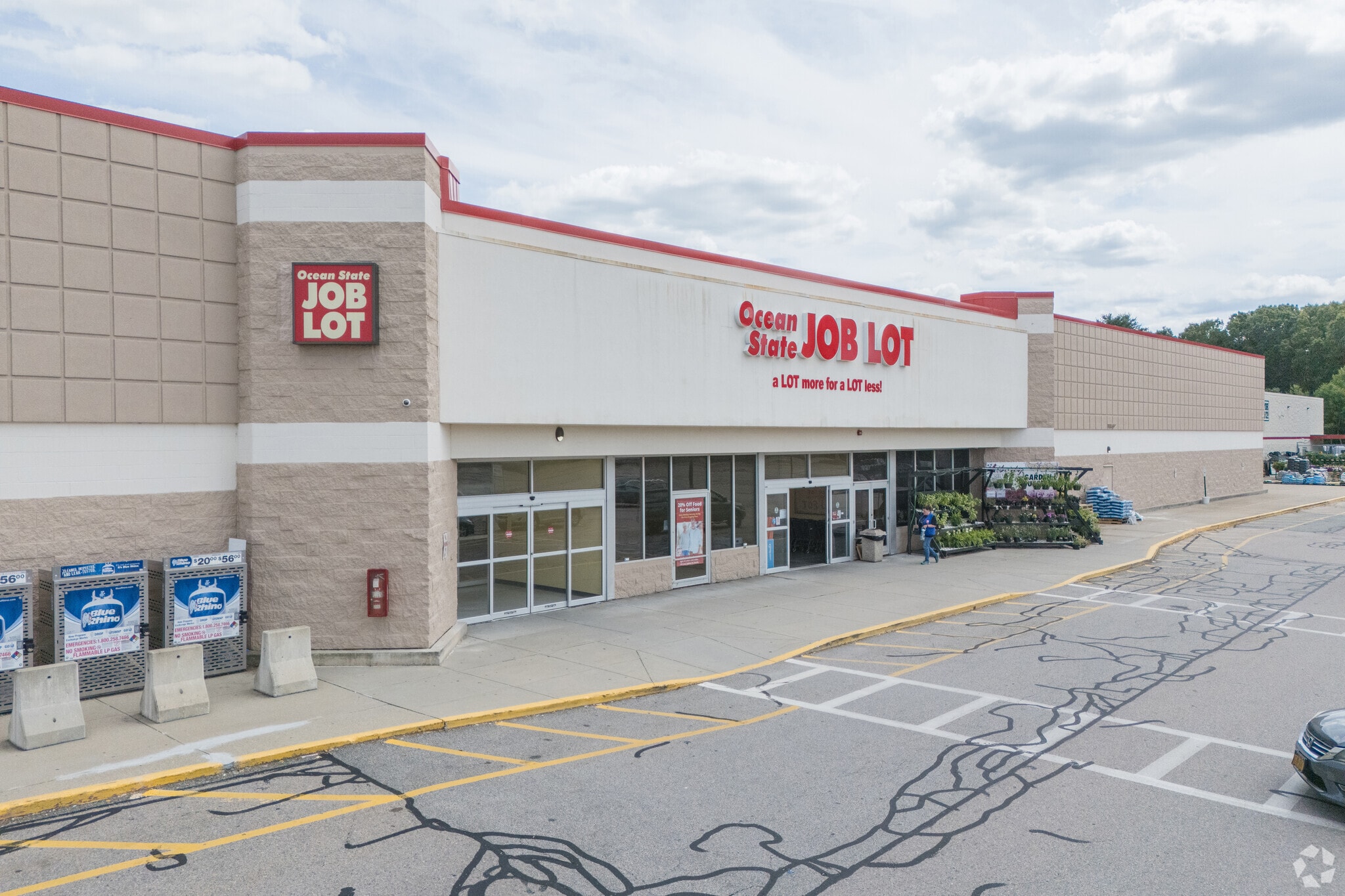 1919 Diamond Hill Rd, Woonsocket, RI for lease Primary Photo- Image 1 of 18