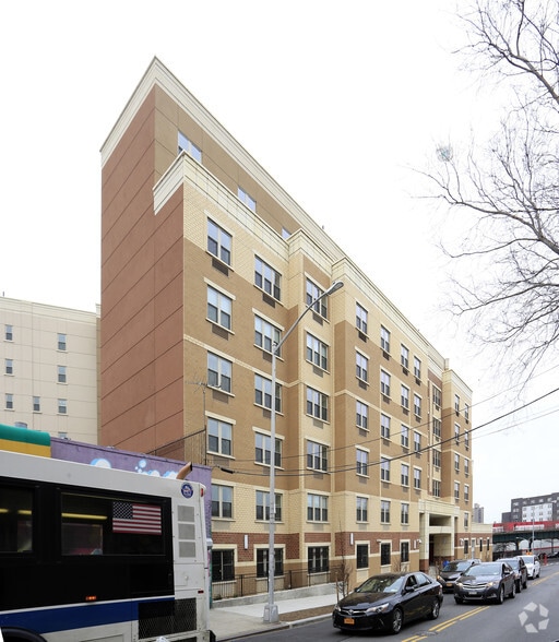 1776 Boston Rd, Bronx, NY à louer - Photo du bâtiment - Image 2 de 3