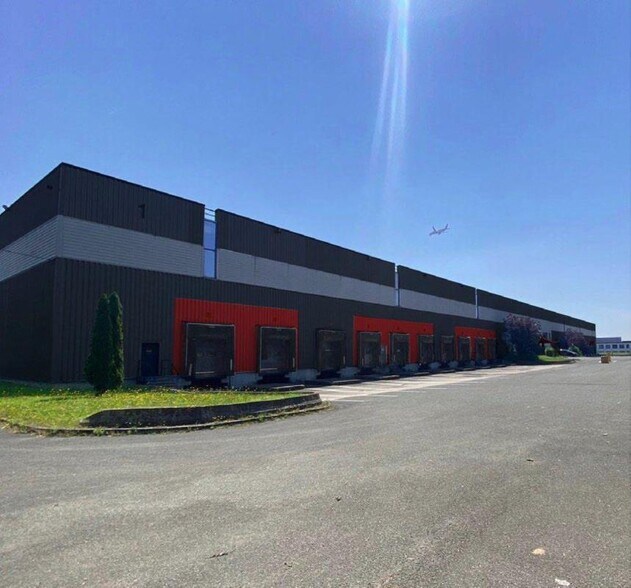 3 Avenue Des Freres Lumiere, Goussainville for lease - Building Photo - Image 3 of 14