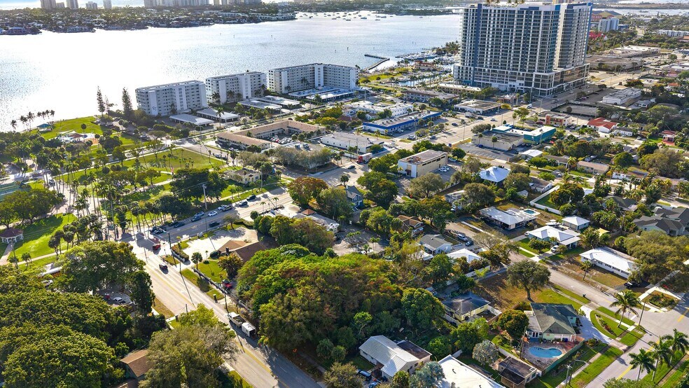 624 N Federal Hwy, Lake Park, FL à vendre - Photo principale - Image 1 de 4