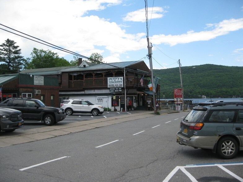 320 Canada St, Lake George, NY à vendre - Photo du bâtiment - Image 2 de 8