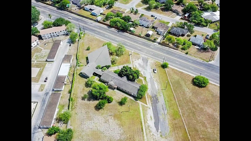 1120 E Sen Carlos Truan Blvd, Kingsville, TX for sale - Primary Photo - Image 1 of 34