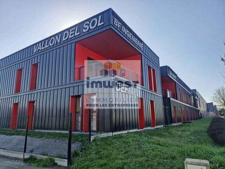 Office in Noyal-Châtillon-sur-Seiche for sale - Building Photo - Image 1 of 2