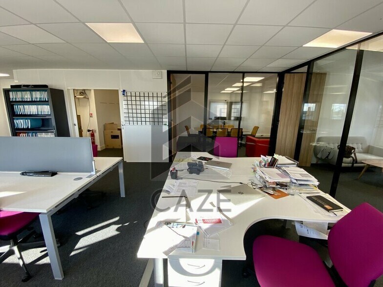 Office in Tresses for sale - Interior Photo - Image 2 of 6