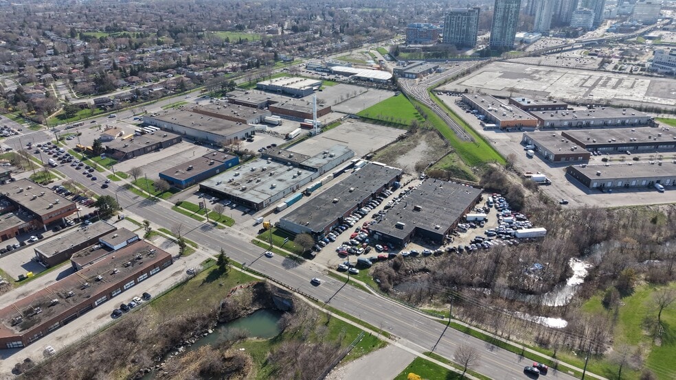 1120 Bellamy Rd N, Toronto, ON à vendre - Photo du bâtiment - Image 2 de 7