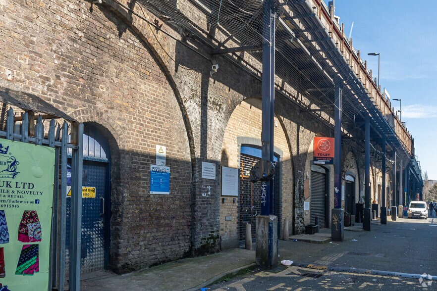 Resolution Way, London for lease - Building Photo - Image 2 of 6