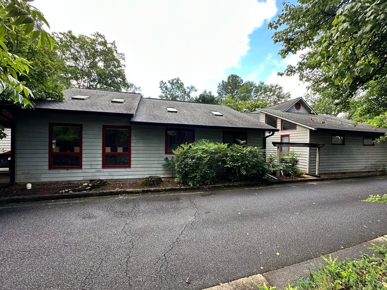 2080 Prince Ave, Athens, GA for lease - Building Photo - Image 2 of 15