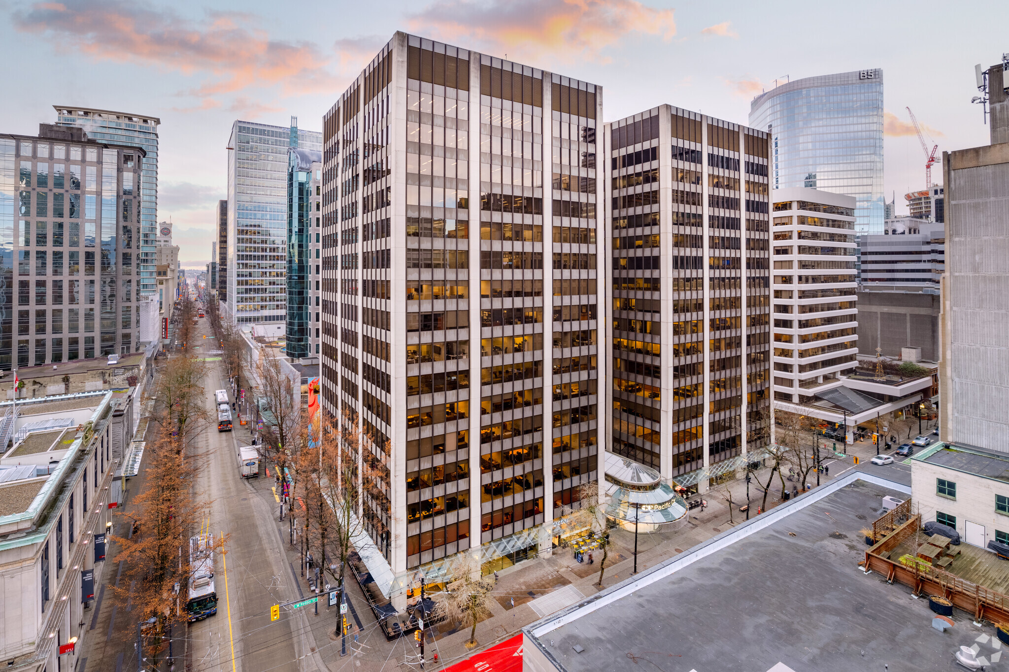 700 W Pender St, Vancouver, BC à louer Photo du bâtiment- Image 1 de 10