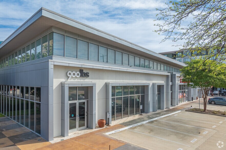 5301 Alpha Rd, Dallas, TX à louer - Photo du bâtiment - Image 1 de 22
