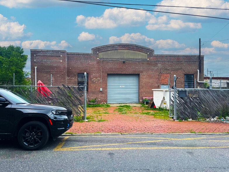 4313-17 Tackawanna St, Philadelphia, PA for sale - Building Photo - Image 1 of 1