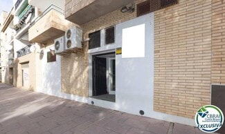 Plus de détails pour Multi-résidentiel à vendre