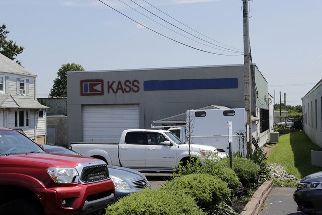 Plus de détails pour 2669 Bristol Pike, Bensalem, PA - Industriel à vendre