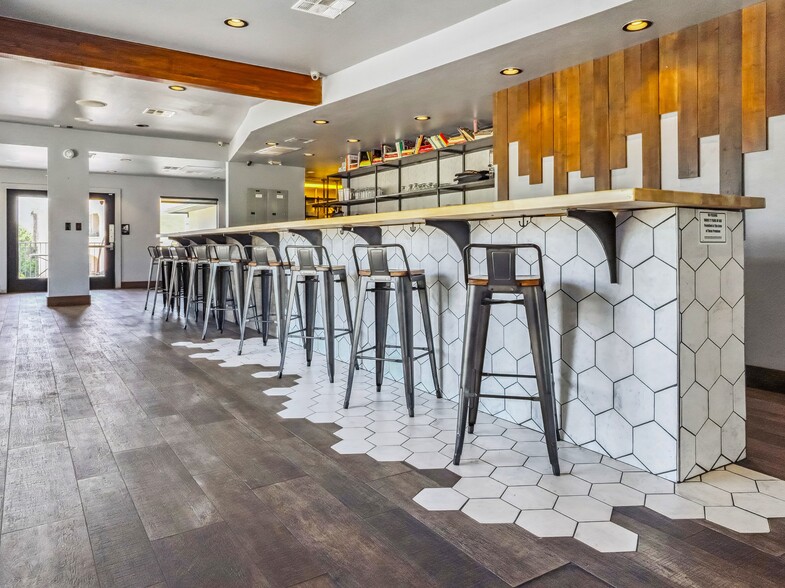 1933 NW 23rd, Oklahoma City, OK for sale - Interior Photo - Image 3 of 17