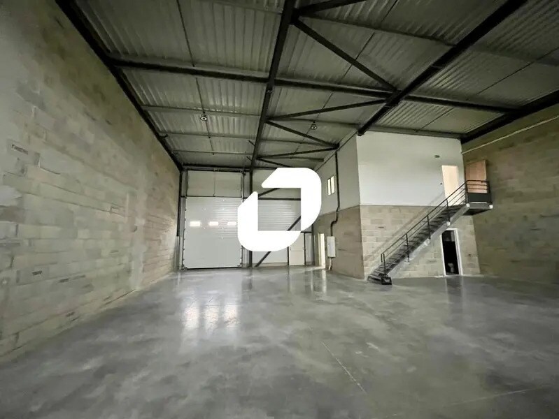 Flex in Chassieu for lease Interior Photo- Image 1 of 16