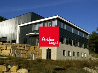 Plus de détails pour Local d'activités à louer