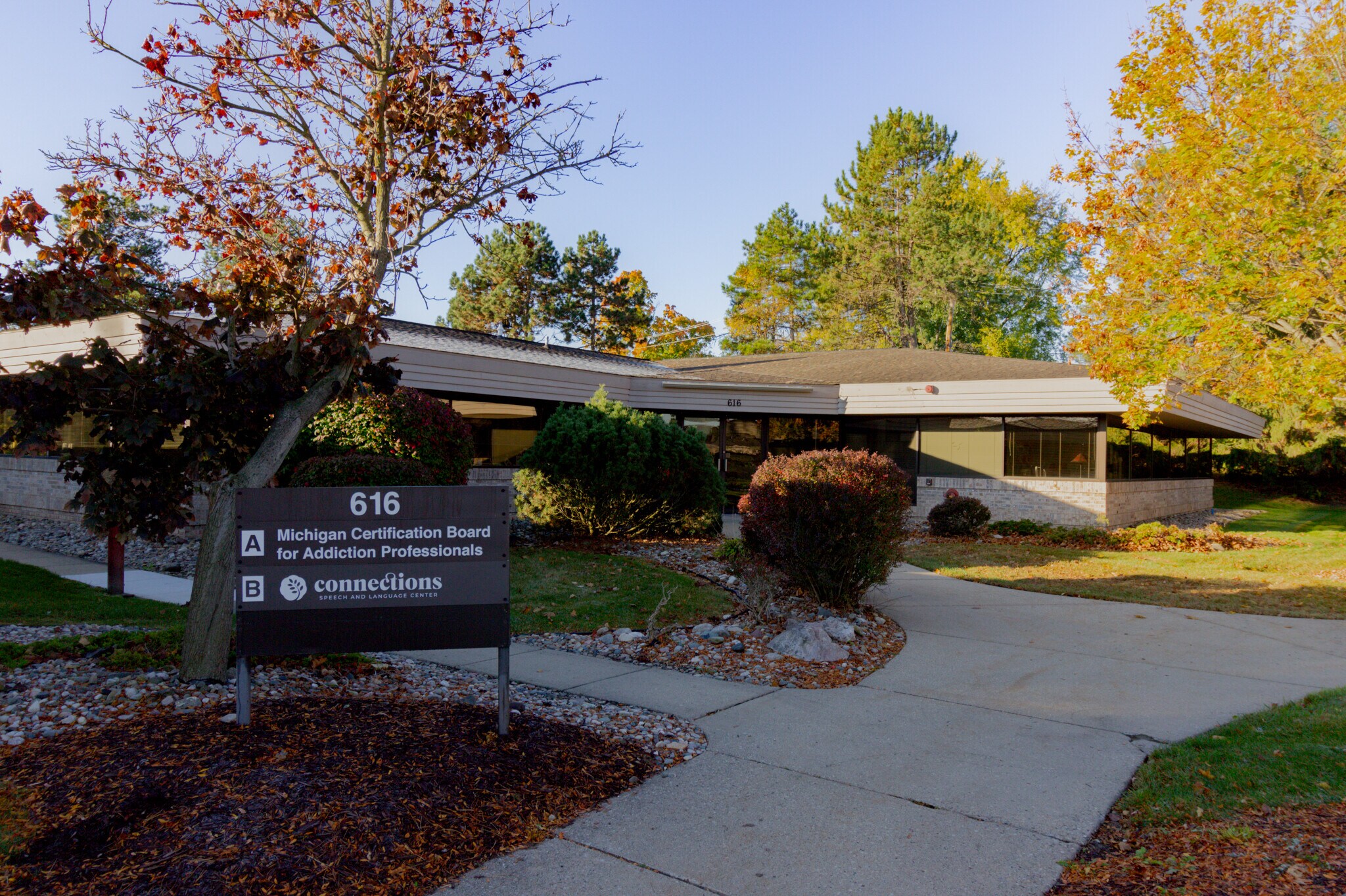 616 S Creyts Rd, Lansing, MI for lease Primary Photo- Image 1 of 5