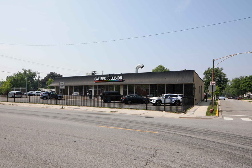 7606 W Touhy Ave, Chicago, IL for sale - Primary Photo - Image 1 of 11