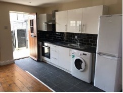 58 Burdett Rd, Southend On Sea for lease - Interior Photo - Image 3 of 4