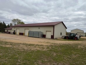 1716 N 3rd St, Saint Peter, MN for lease Building Photo- Image 2 of 8