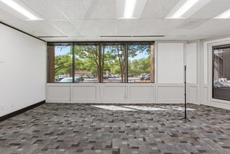 8000 Centre Park Dr, Austin, TX for lease Interior Photo- Image 2 of 4